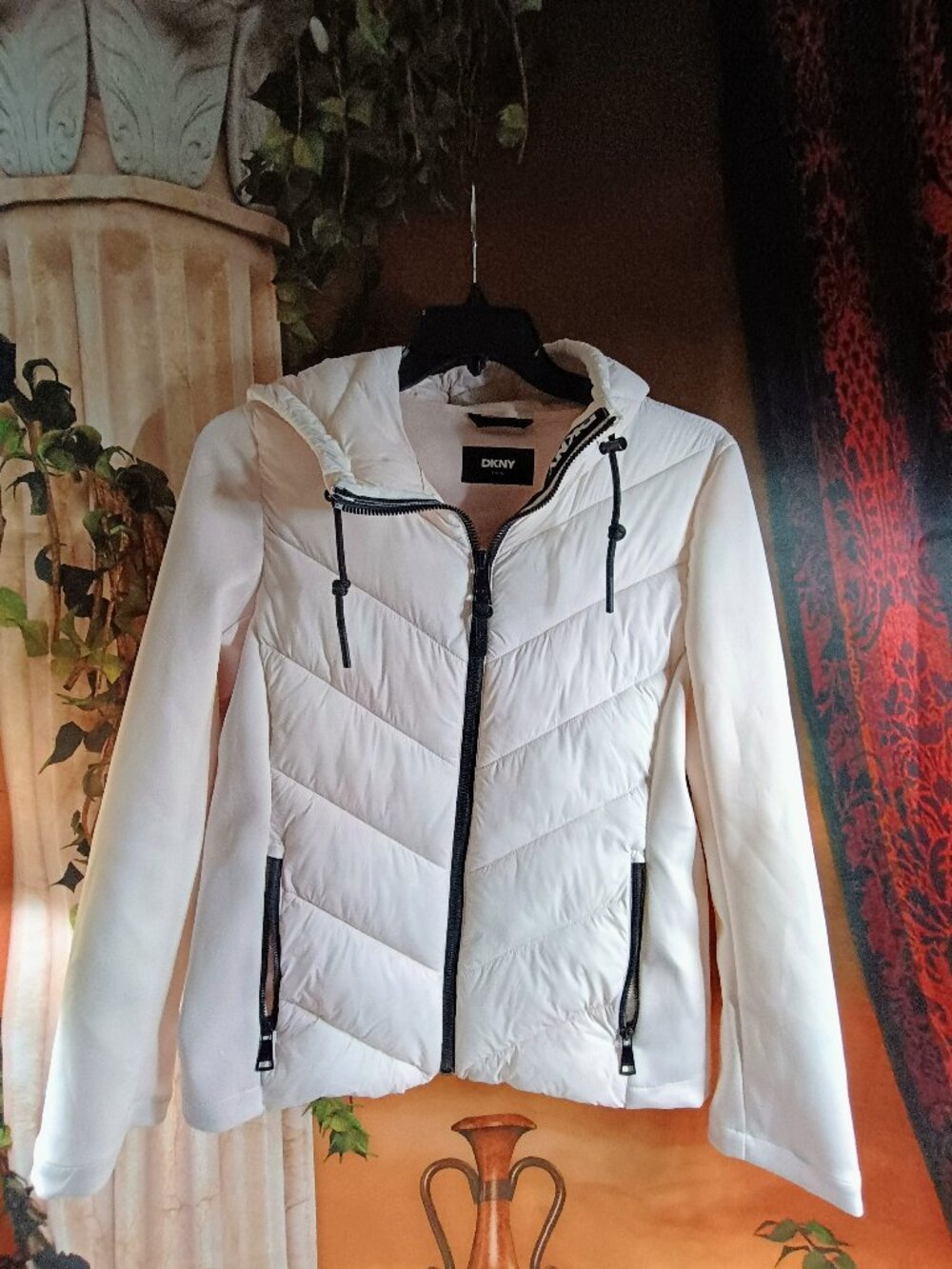 EUC Kids DKNY Sz Large Light Pink Gradient Mixed Media Hooded Puffer Jacket